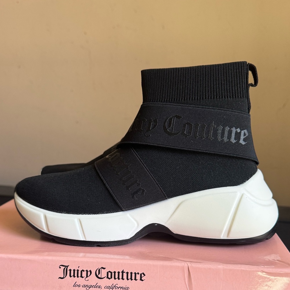 Black Sneakers size 6 1/2